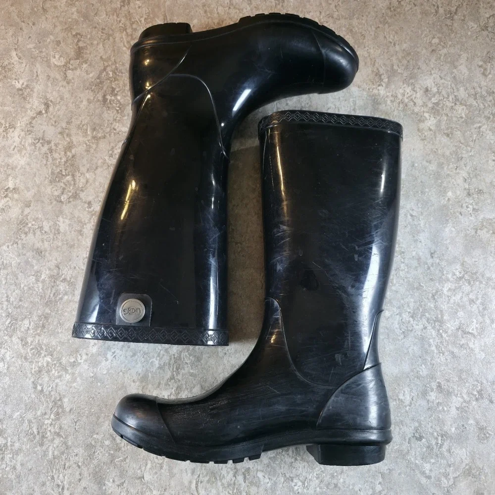 UGG Shaye Rain Boots Size 7 Shiny Black Tall‎ Waterproof Lined